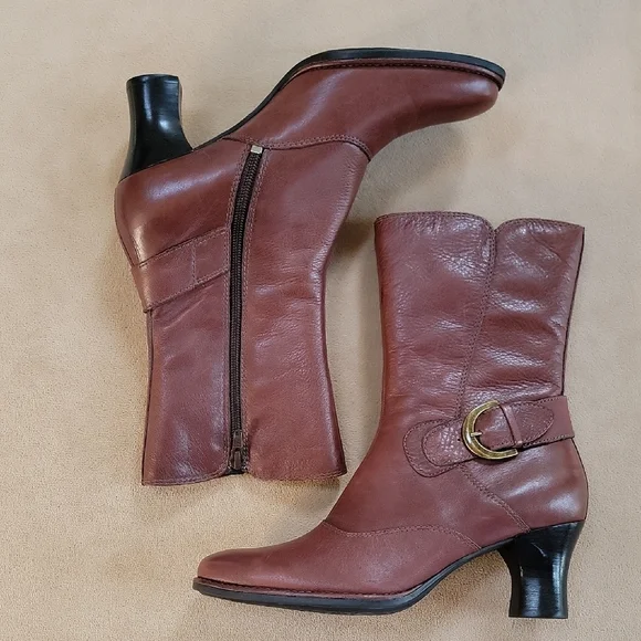 Clarks Brown Leather Ankle Boots With Buckle Size 6.5 EUC - Picture 2 of 9